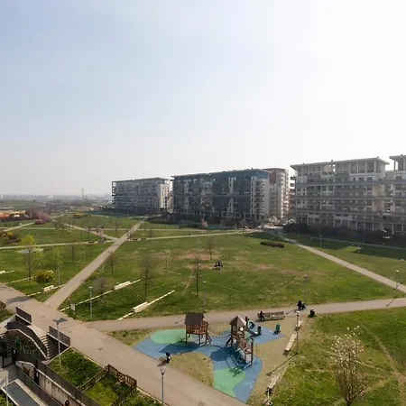 Sky Santa Giulia Apartman Milánó