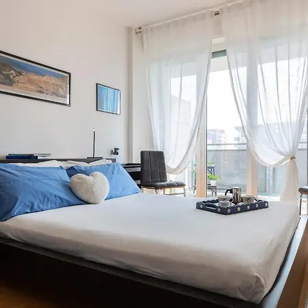 Sky Santa Giulia Apartman *